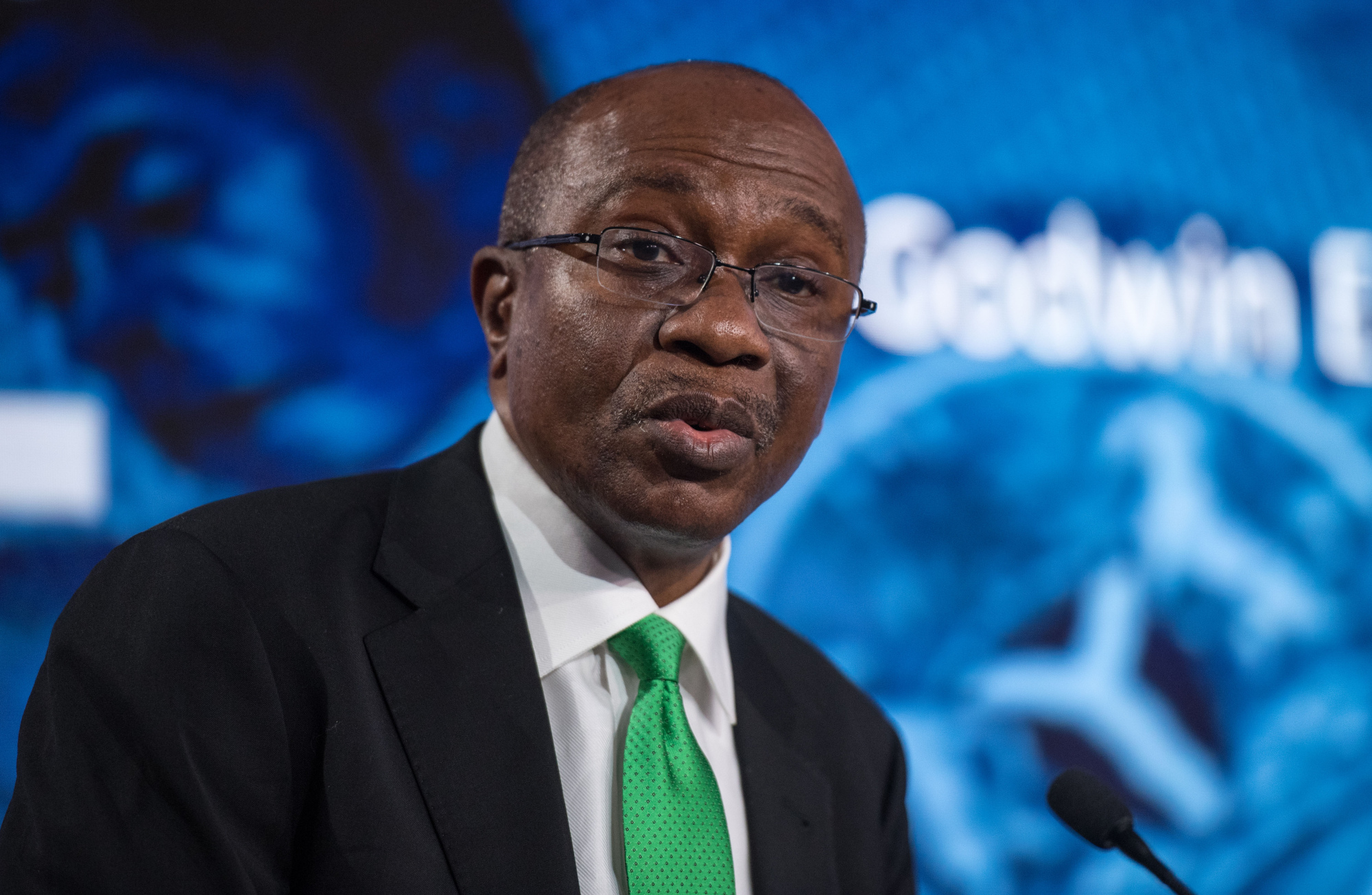 Nigeria central bank devalues official FX rate by 15% after trade with local bank -traders