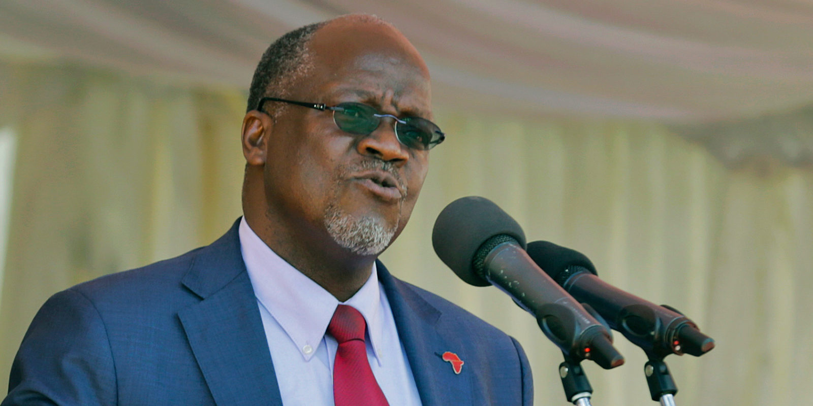 Tanzanian minerals officials suspended over gold smuggling