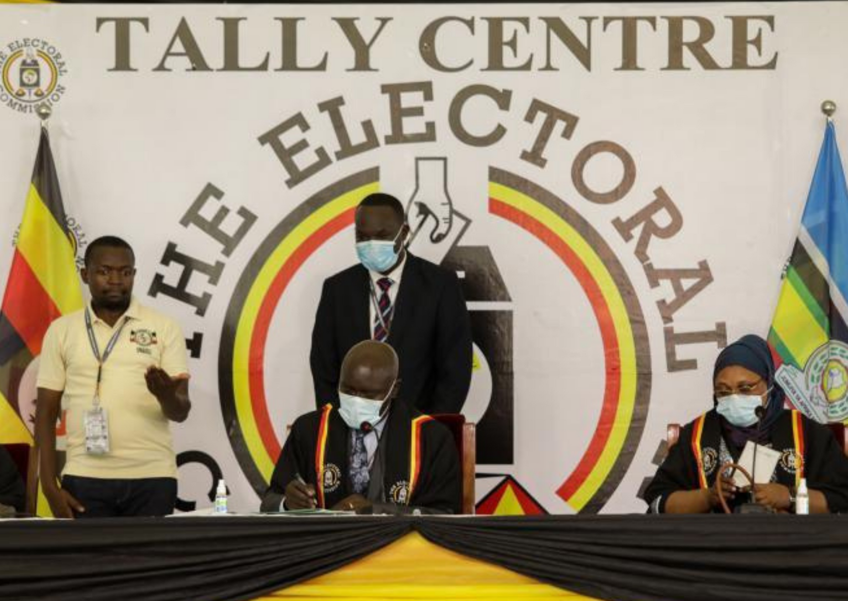Uganda’s Museveni takes commanding election lead as rival alleges fraud
