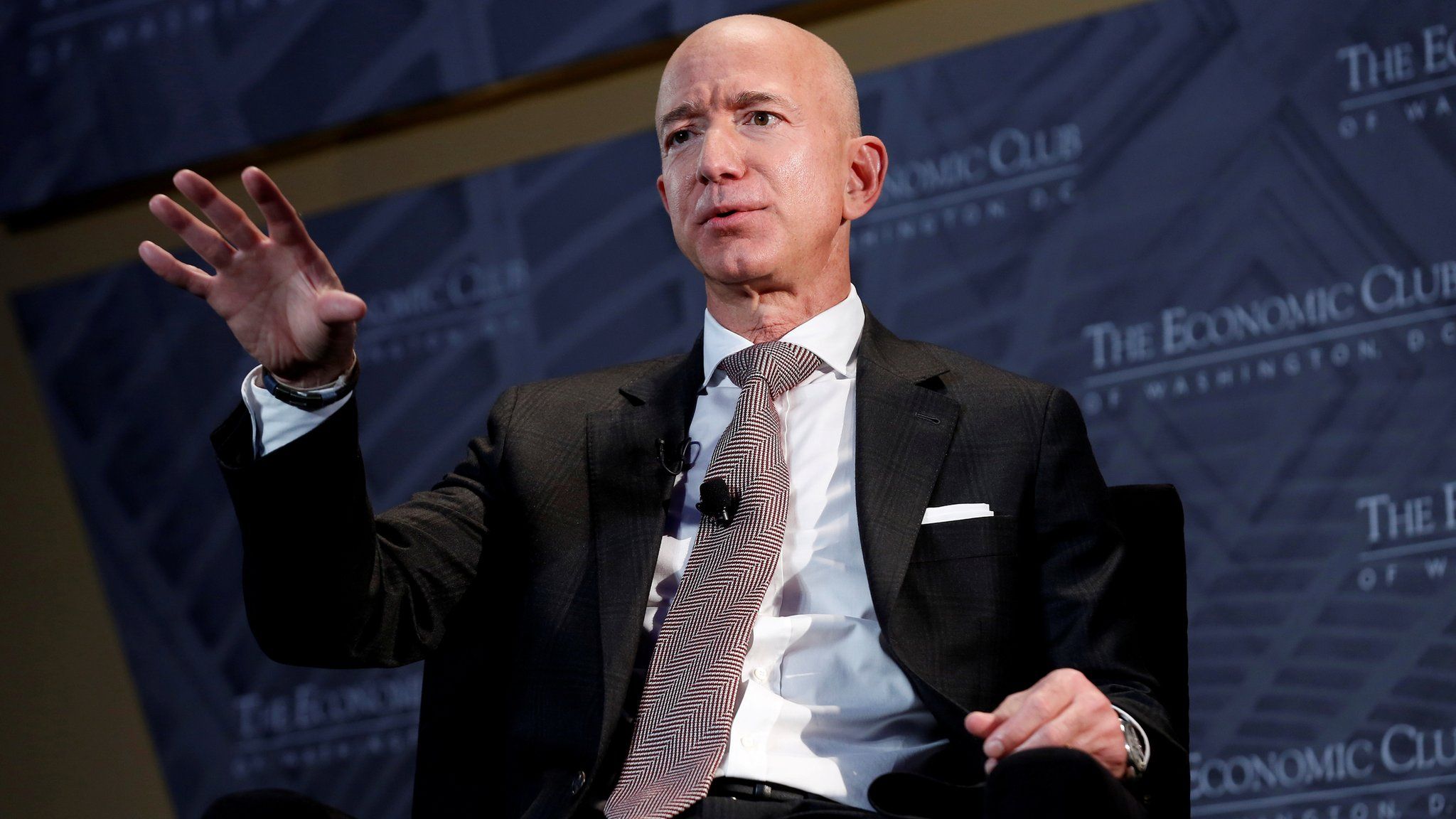 Amazon boss Jeff Bezos to step down