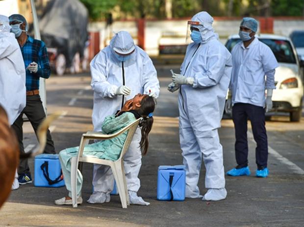 India’s coronavirus toll tops 200,000 after record surge in cases