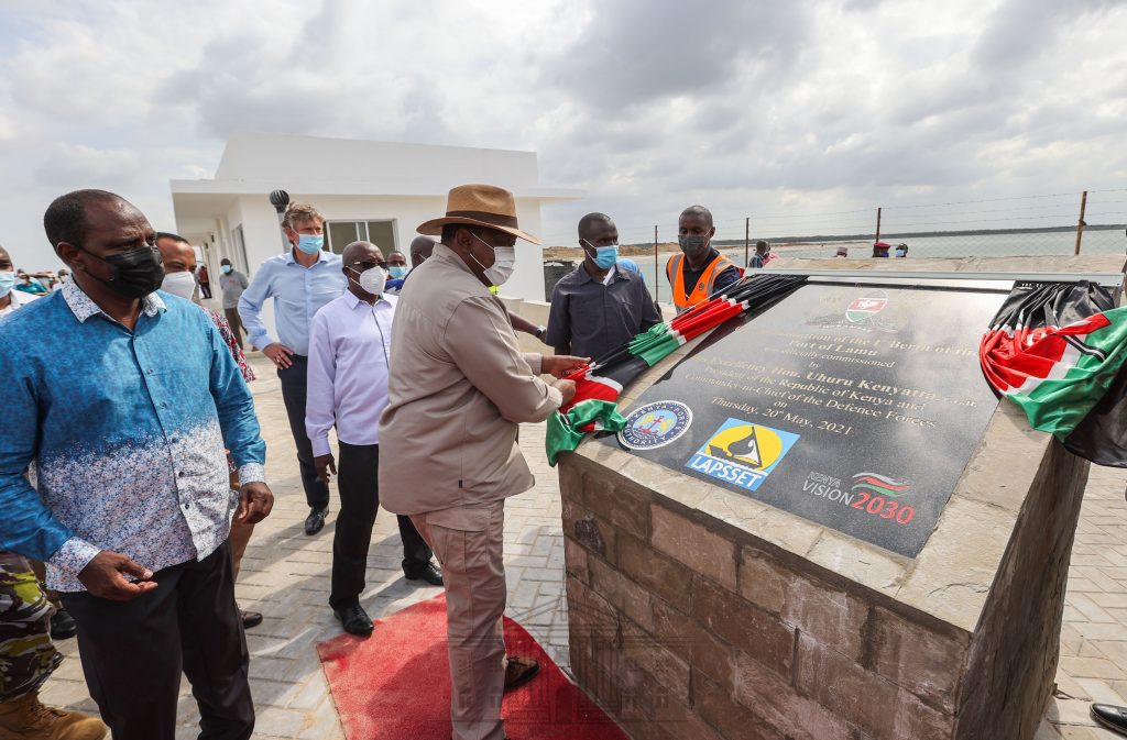 President Uhuru Kenyatta commissions Kenya’s Lamu Port