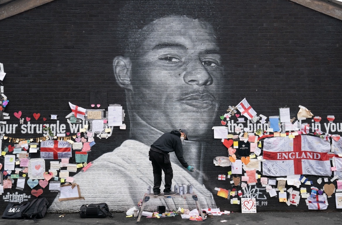 Marcus Rashford responds to racists: “I will never apologise for who I am and where I come from”