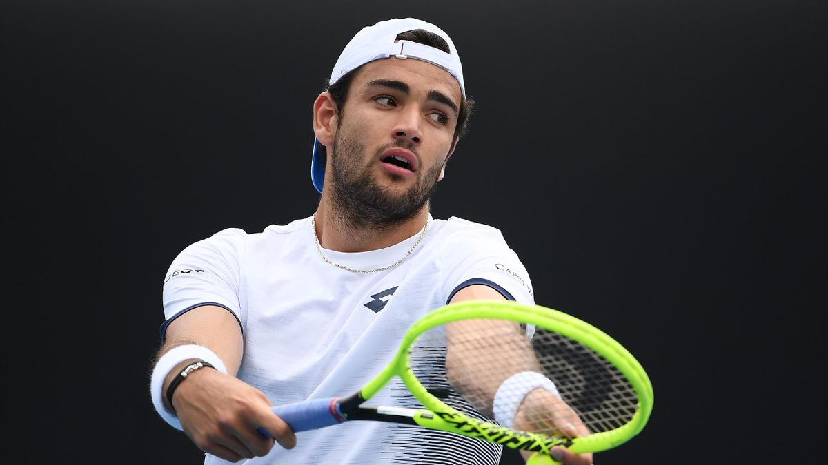 Berrettini Cruises Into Wimbledon Quarters