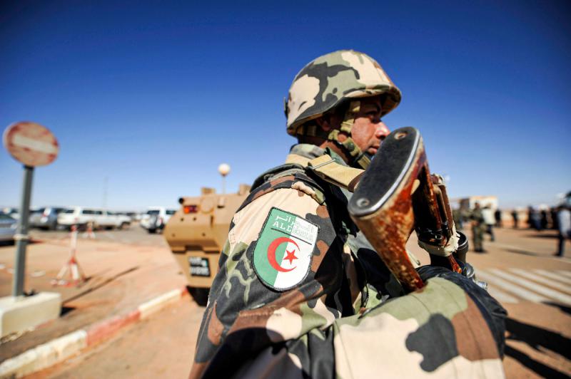 US military commander for Africa visits Algeria, meets President Tebboune