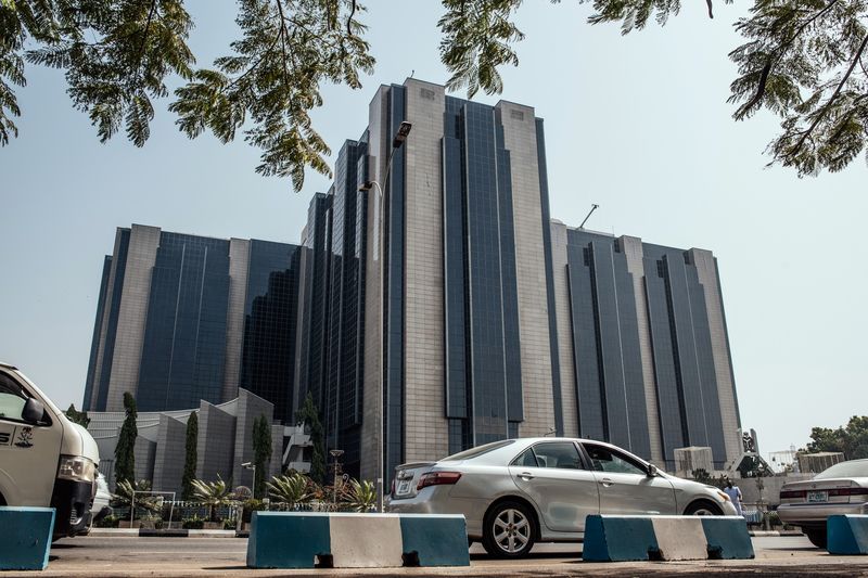 Nigeria’s Central Bank Probes Lenders Over Currency Transactions