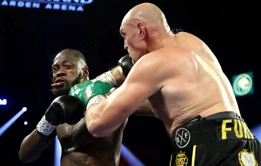 Fury stops Wilder in 11th in another heavyweight thriller
