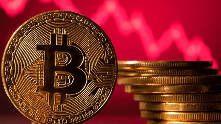 Bitcoin drops nearly 7% toward $60,000 as major cryptocurrencies plunge