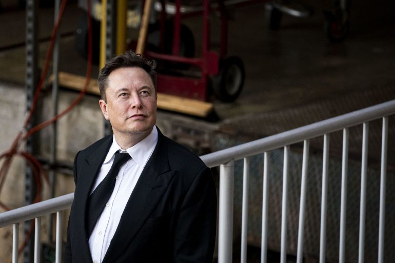 Tesla tumbles after Musk Twitter poll on selling 10% of his stake