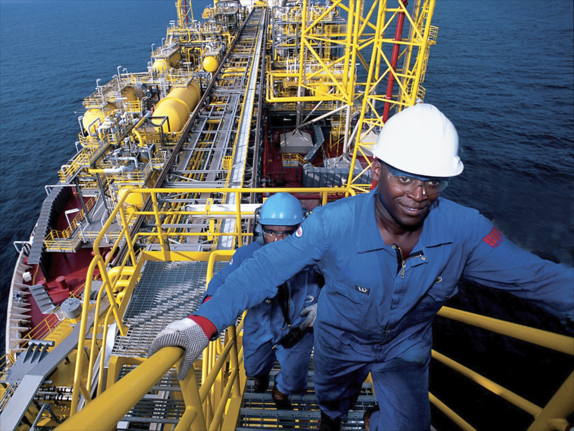 Oil Defies 2022 Surplus Forecast, Continues Bullish Run on Fading Virus Fears