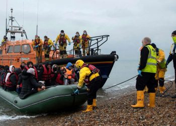 UK to send asylum seekers to Rwanda for processing