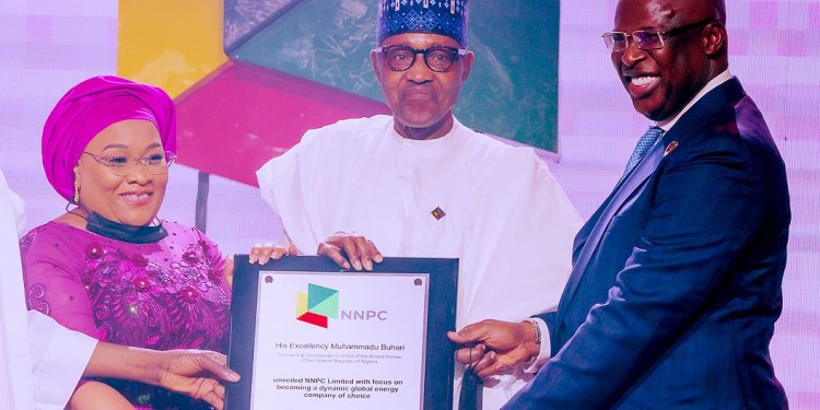 Nigeria transforms state-run oil corporation into independent firm