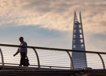 Real UK Wages Fall at The Fastest Pace in Two Decades
