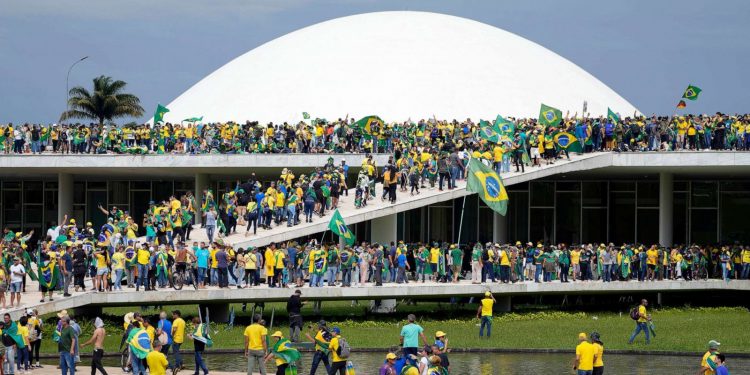 Brazil: Bolsonaro supporters storm National Congress