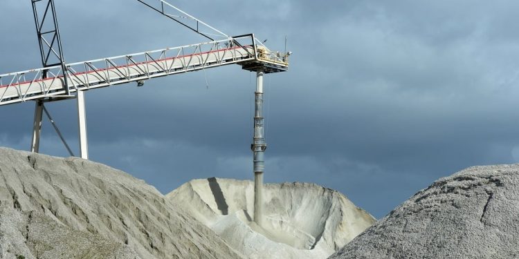 Lithium miner sees 25% price drop in boon for electric vehicles