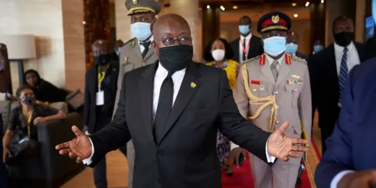 Ghana increases salaries by 30 percent amid economic woes