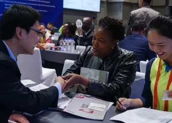 With Jobs at Home Scarce, Young Chinese Are Heading to Africa