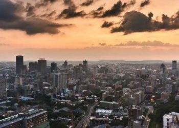 South Africa Left Out of EM Bond Bonanza As Power Crisis Cripples Economy