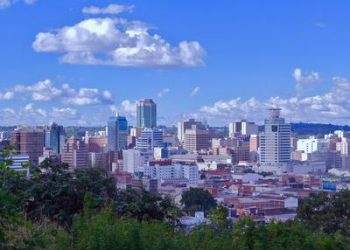 Zimbabwe sees big rise in air flights as tourism rebounds