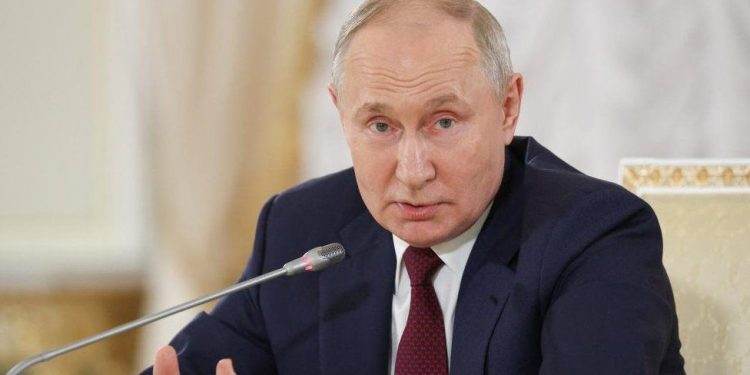 Vladimir Putin Backs African Peace Initiative on Ukraine at Russia-Africa Forum