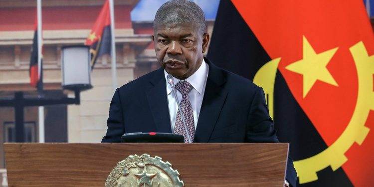 Angolan President Calls for Warship Construction and Naval Industry Development