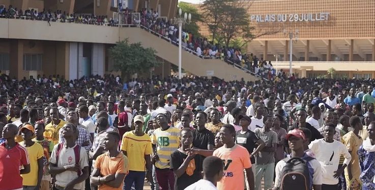 Niger’s Youth Answer the Call for Volunteers, Signaling Support for Armed Forces