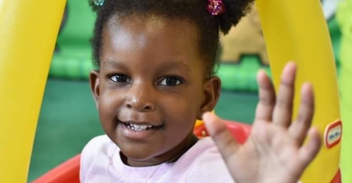 Early Pleasure Reading Boosts Cognition and Well-being in Adolescence
