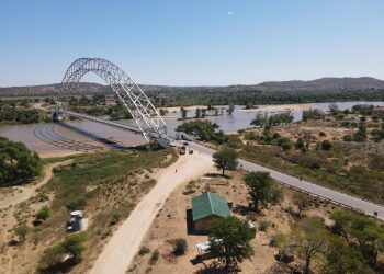 Discover Zimbabwe’s Hidden Wonders: Cross the Birchenough Bridge to Unveil Natural Beauty and Cultural Riches