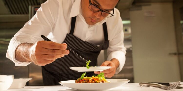 What is fine dining? Here’s what to expect when you go to a fine dining restaurant
