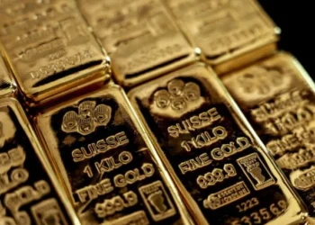 Gold Prices Surge Amid Middle East Tensions: Analysts Predict Further Gains