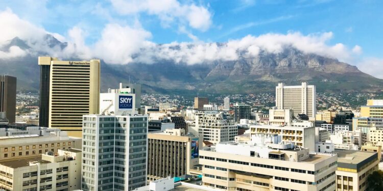 South African Banks Brace for Half-Year Earnings Amid Rate Cut Anticipations