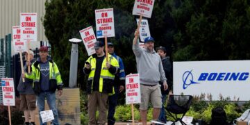 Boeing Withdraws Pay Offer as Strike Ensues with No Resolution in Sight