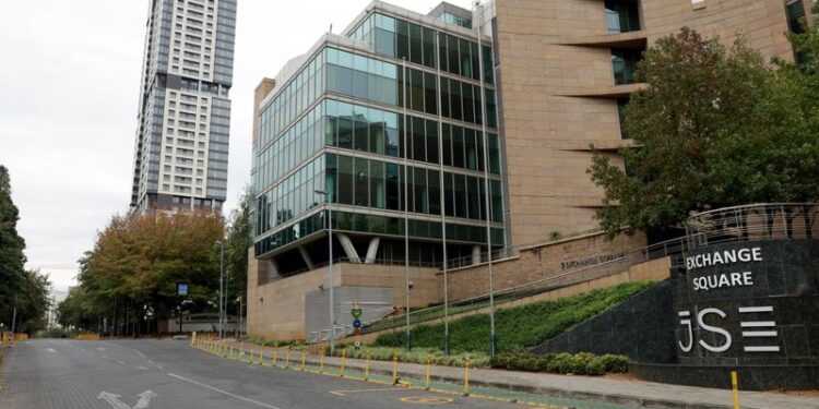 Offshore Investors Shift Interest to South African Equities, Pull Back from Bonds