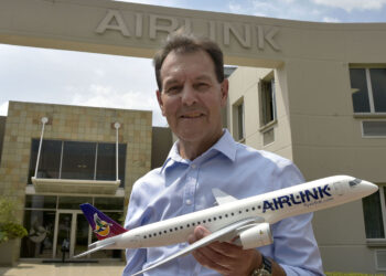 Airlink CEO Rodger Foster to Retire After Three Decades Leading South African Airline