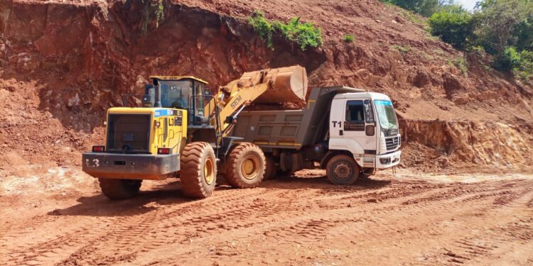 Caracal Gold Narrowly Reduces Interim Loss Amid Declining Operational Costs