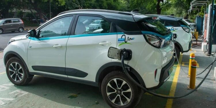 Zimbabwe Reduces Import Duty on Electric Vehicles to Foster Eco-Friendly Transition