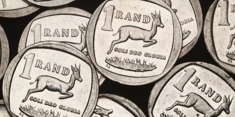 South African Rand Weakens Ahead of GDP Data and U.S. Tariffs