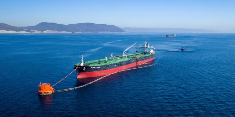 Oil Prices Dip as Tariff Turmoil Overshadows Temporary Reprieve