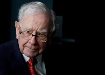 Berkshire Hathaway Records Decline in Operating Earnings