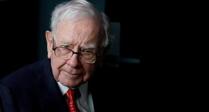 Berkshire Hathaway Records Decline in Operating Earnings