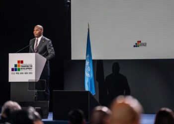 Mozambican President Urges Global Investment in Sustainable Blue Economy