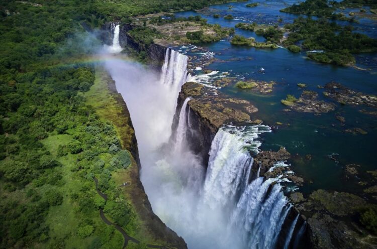 Victoria Falls: The Smoke that Thunders on the Zambezi