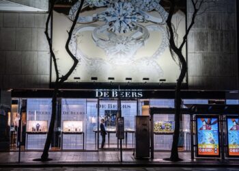 Angola Seeks Minority Stake in De Beers to Bolster Regional Balance of Diamond Industry Ownership