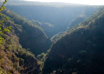 Travel Zimbabwe Differently: Ten Unexpected Places That Will Change How You See Southern Africa