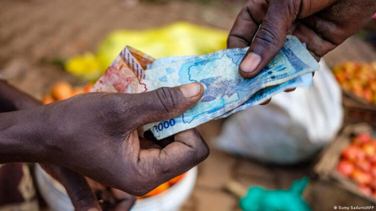 Uganda Debt Rises to 32.24 Billion Dollars on Oil Spending