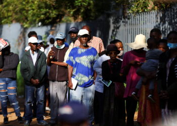 South Africa’s Unemployment Falls to 31.4 Percent