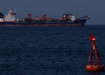 Hormuz Tensions Lift Oil Prices and Rattle Global Markets