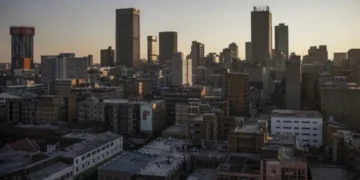 South Africa’s Private Sector Returns to Modest Growth as PMI Edges Above 50