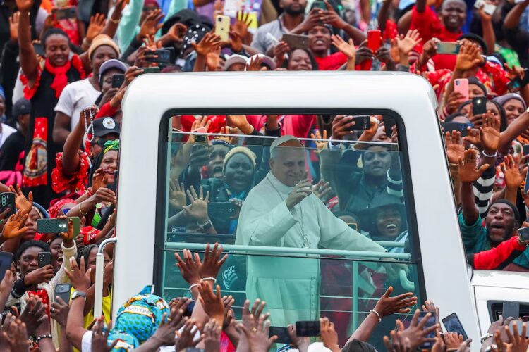 Hundreds of Thousands Gather in Douala for Pope Leo’s Mass