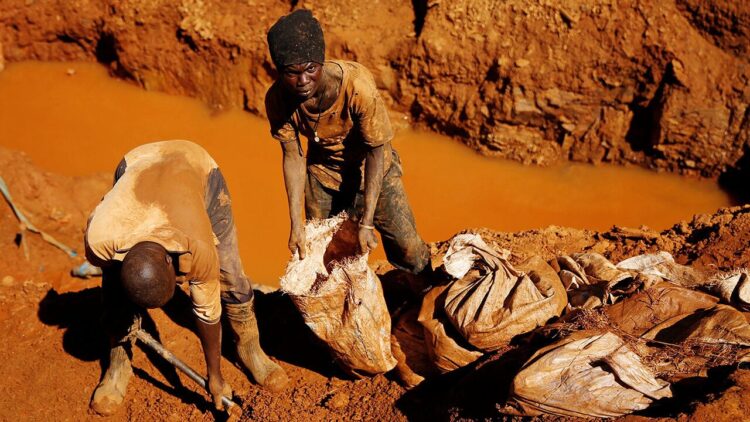 Zimbabwe’s Fuel Boom Masks a Laundering Economy